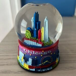 FREE with bundle NWT Chicago Colorful Snow Globe